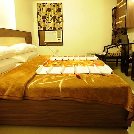 Hotel Hkj Residency Amritszár Kültér fotó